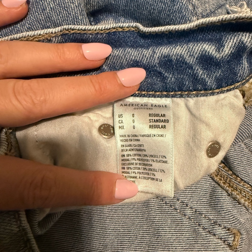 American Eagle Size Zero Distressed Light Wash Highest Rise 90s Boyfriend Jeans - Picture 6 of 7